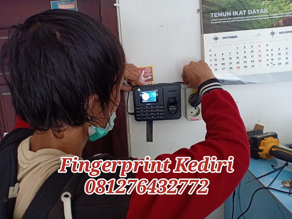 <p>Fingerprint murah dengan spesifikasi yang lebih tangguh dan canggih menggunakan sistem usb yang dapat digunakan untuk menentukan jam masuk dan jam pulang untuk berbagai kepentingan karyawan agar tidak telat dalam bekerja ataupun pulang. Sehingga kedisiplinan menjadi nomor satu dalam bekerja.</p>