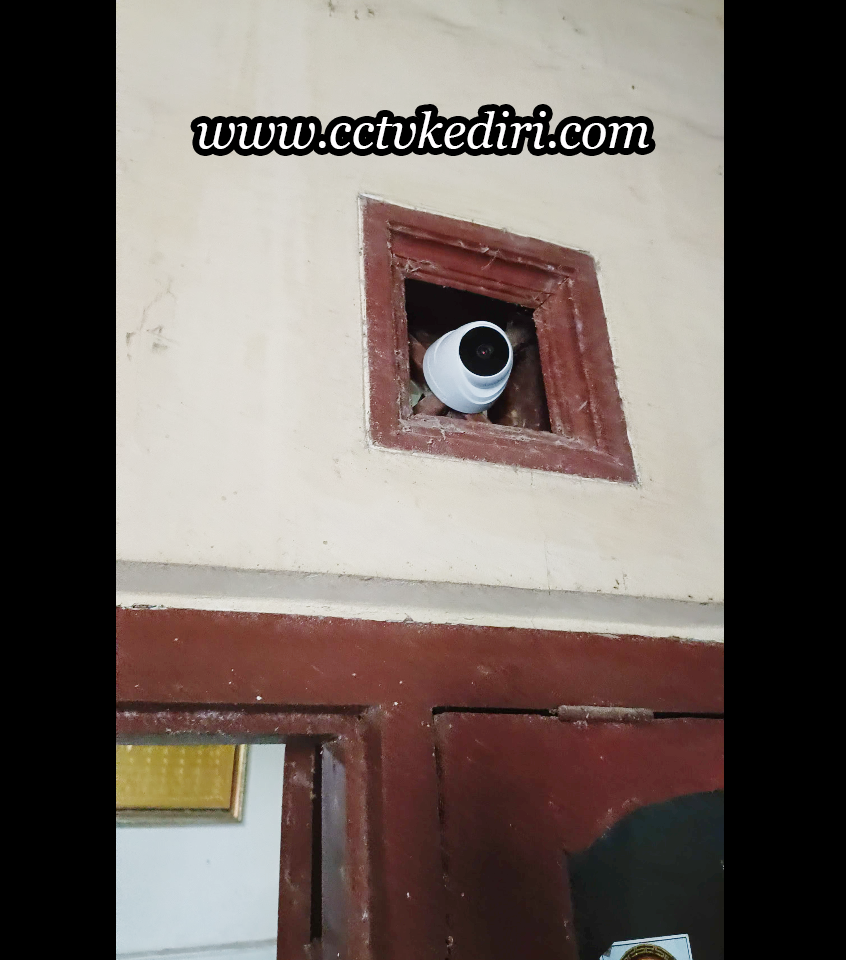 <p>Pemasangan kamera CCTV akan sangat membantu anda untuk memberikan sebuah keamanan yang terjaga di sepanjang waktu kamera ini dapat merekam disegala aktifitas anda dengan begitu keseharian anda akan ditemani kamera dan kamera akan memberikan rekaman yang akurat disetiap kondisi atau situasi yang terjadi dilokasi disetiap detiknya, kamera sangat membantu anda.</p>