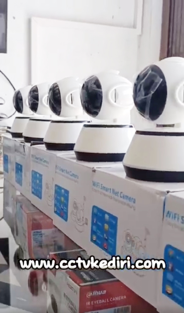 <p>Pemasangan CCTV ini akan sangat bermanfaat bagi anda, dengan&nbsp;hasil rekamannya yang bisa dijadikan untuk bukti tindakan kejahatan,adanya kamera ini akan sangat bermanfaat untuk anda dan orang di sekitar anda dalam mengetahui aktivitas bahkan sikap orang lain yang telah diberbuat, kamera dapat bekerja dengan sendirinya selama sehari semalam penuh.</p>