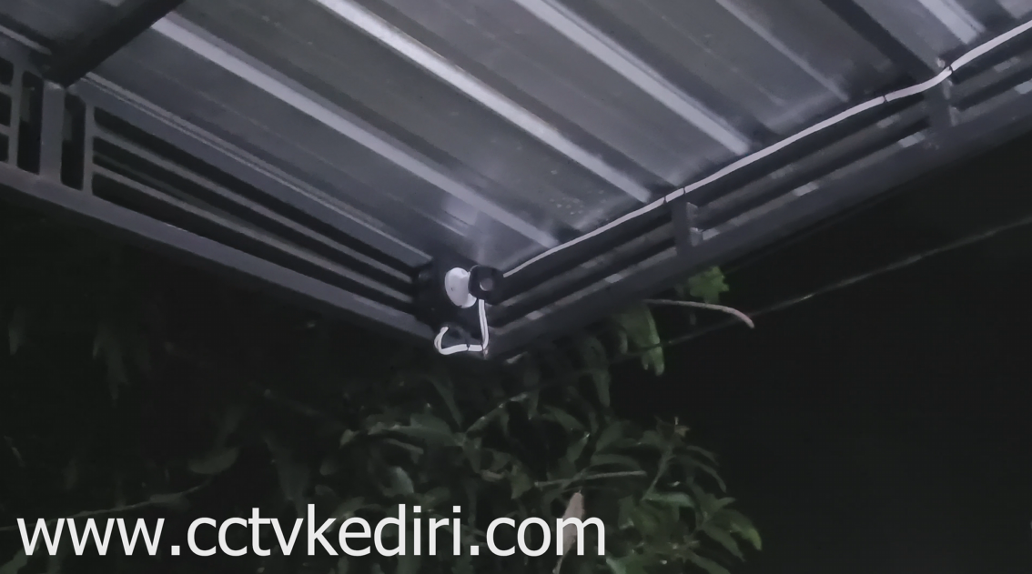 <p>Apa yang di bangun dari pemasangan CCTV? Pemasangan CCTV adalah proses membangun sistem control visual yang mampu merekam, memantau dan menilai kondisi suatu area secara berkelanjutan. Fokus utamanya bukan pada jumlah kamera, melainkan pada pembagian setiap kamera saling melengkapi untuk menghasilkan pengawasan yang utuh dan informatif. Sistem ini dirancang agar setiap kejadian terekam dengan sudut yang relavan dan mudah ditinjau kembali.</p>